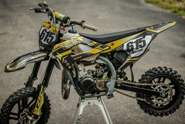 FULL CUSTOM GRAPHICS