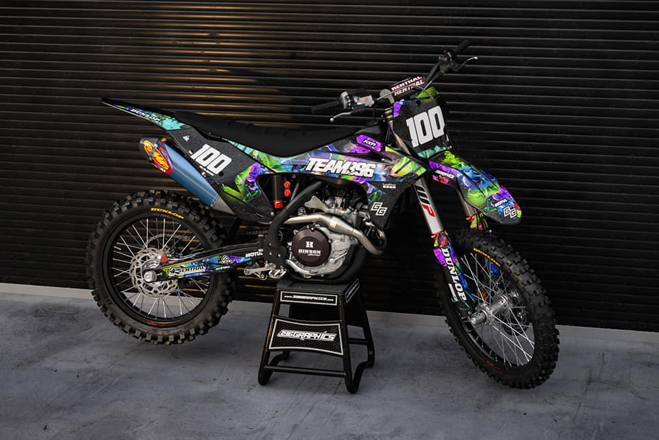 HAWAIIAN TROPIC GRAPHICS FOR GAS GAS