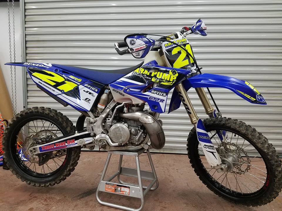 FULL CUSTOM GRAPHICS